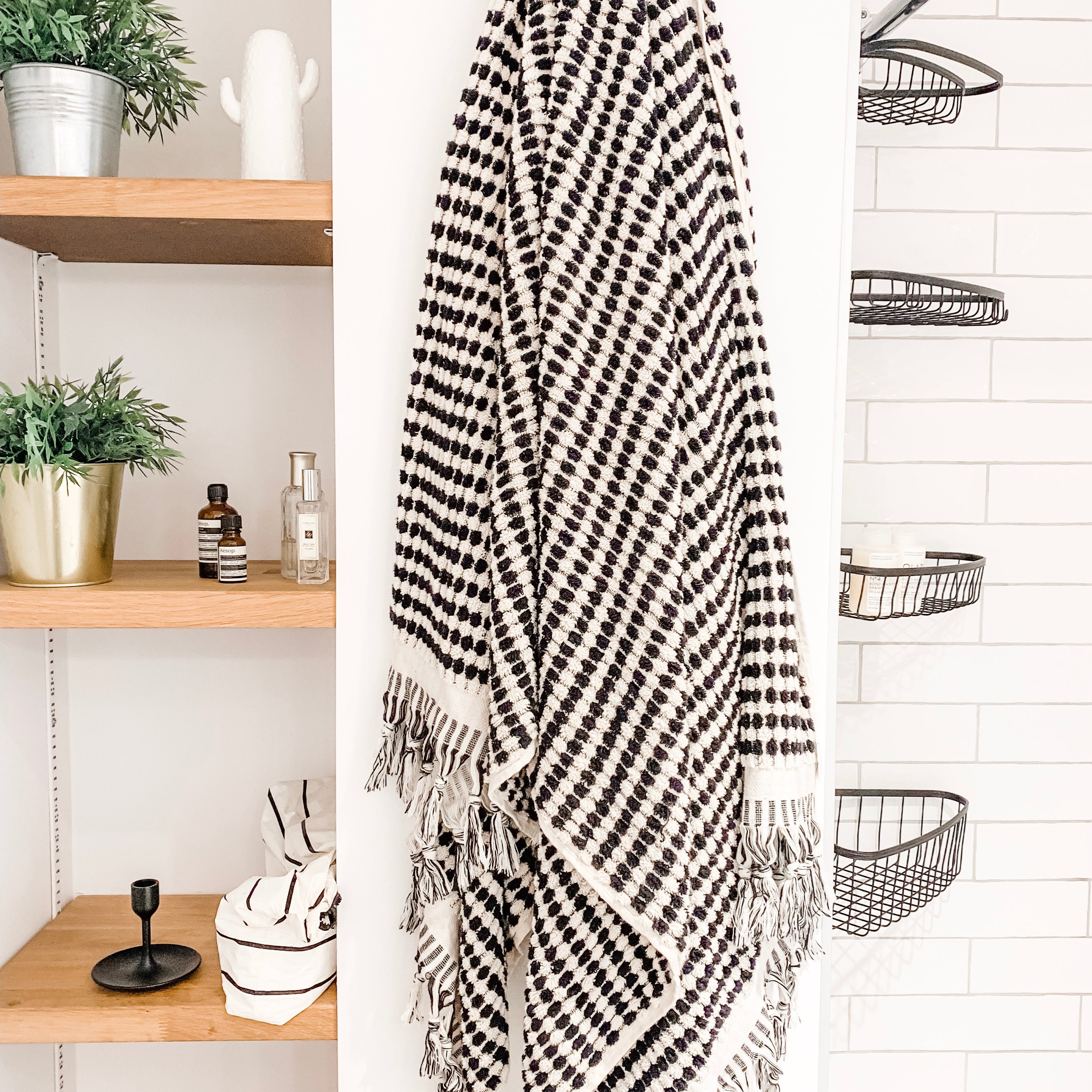 Close-up of Ariel towel texture – plush, eco-friendly fabric