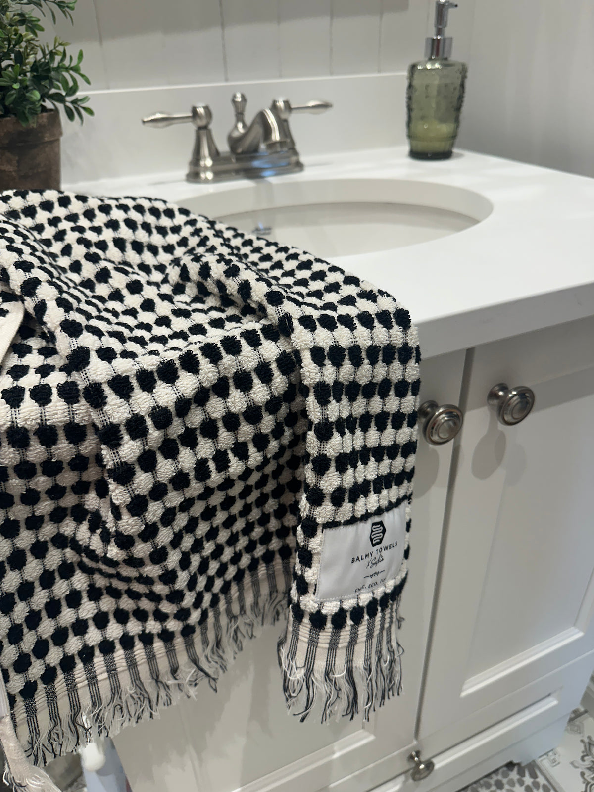 Elegant cotton mini towel – 100% cotton, soft and refined