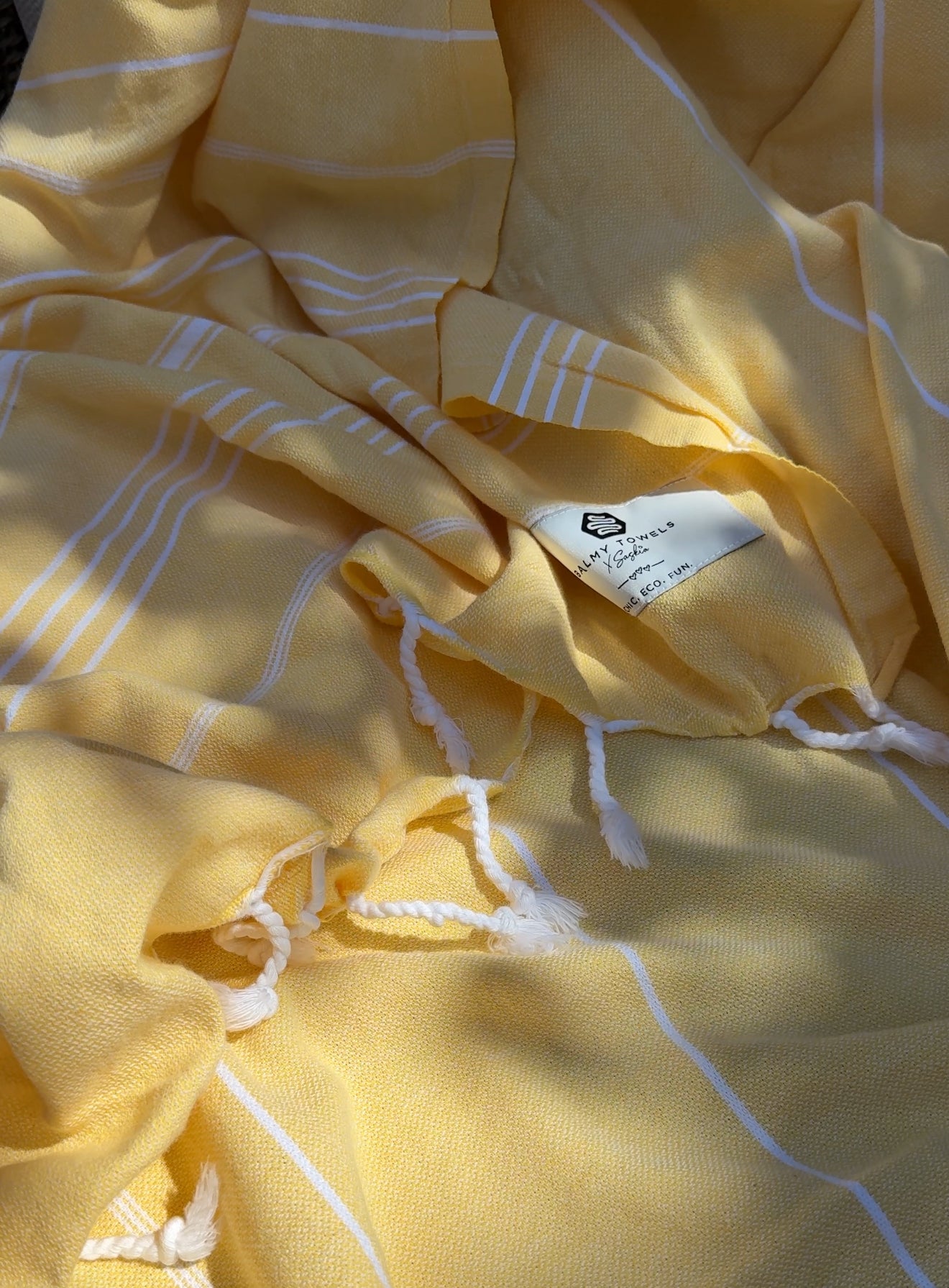 Hand-loomed from eco-certified cotton, it’s as beautiful as it is practical: ultra-absorbent, lightweight, and bag-friendly.
Perfect for two — or more, if you’re cozy. 